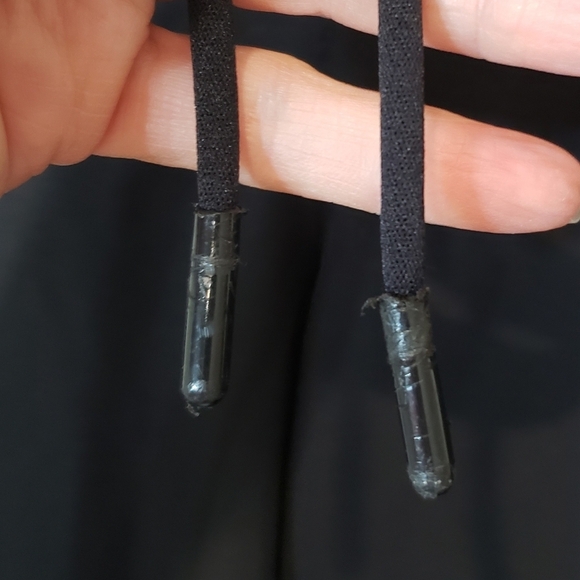 Lands' End Size 9 Black Swim Suit Shorts Lined Elastic Waist Mesh Pockets L - Picture 3 of 12